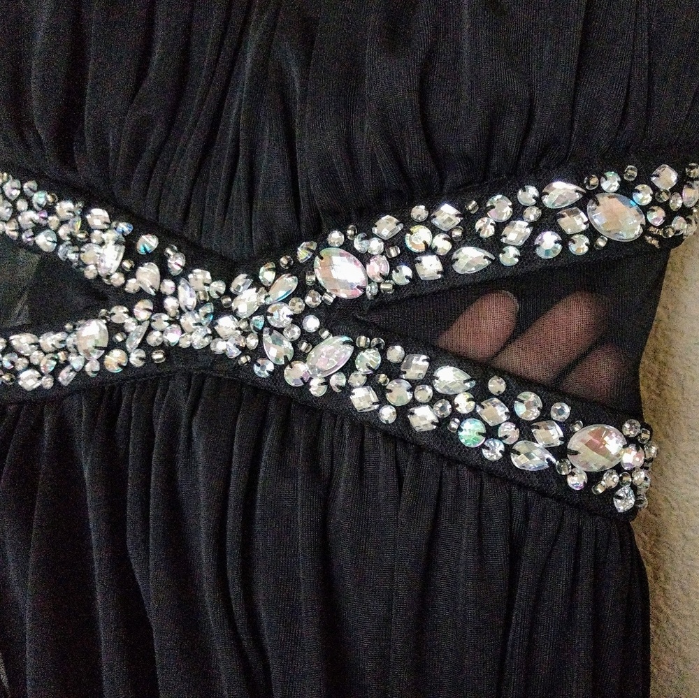 BLACK DRESS - Picture 3 of 7